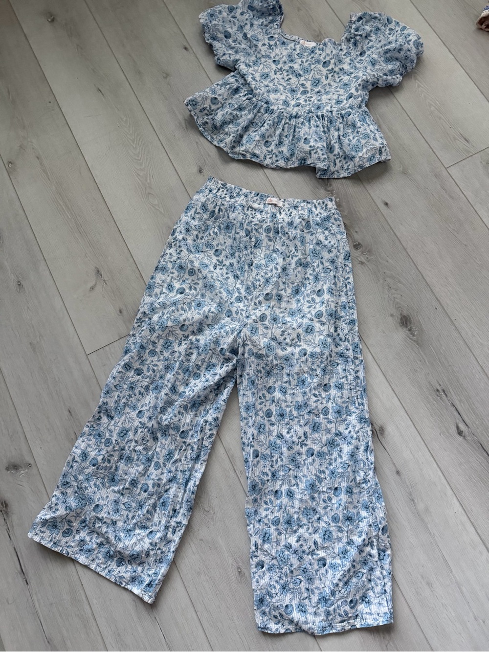 GB girls set size M